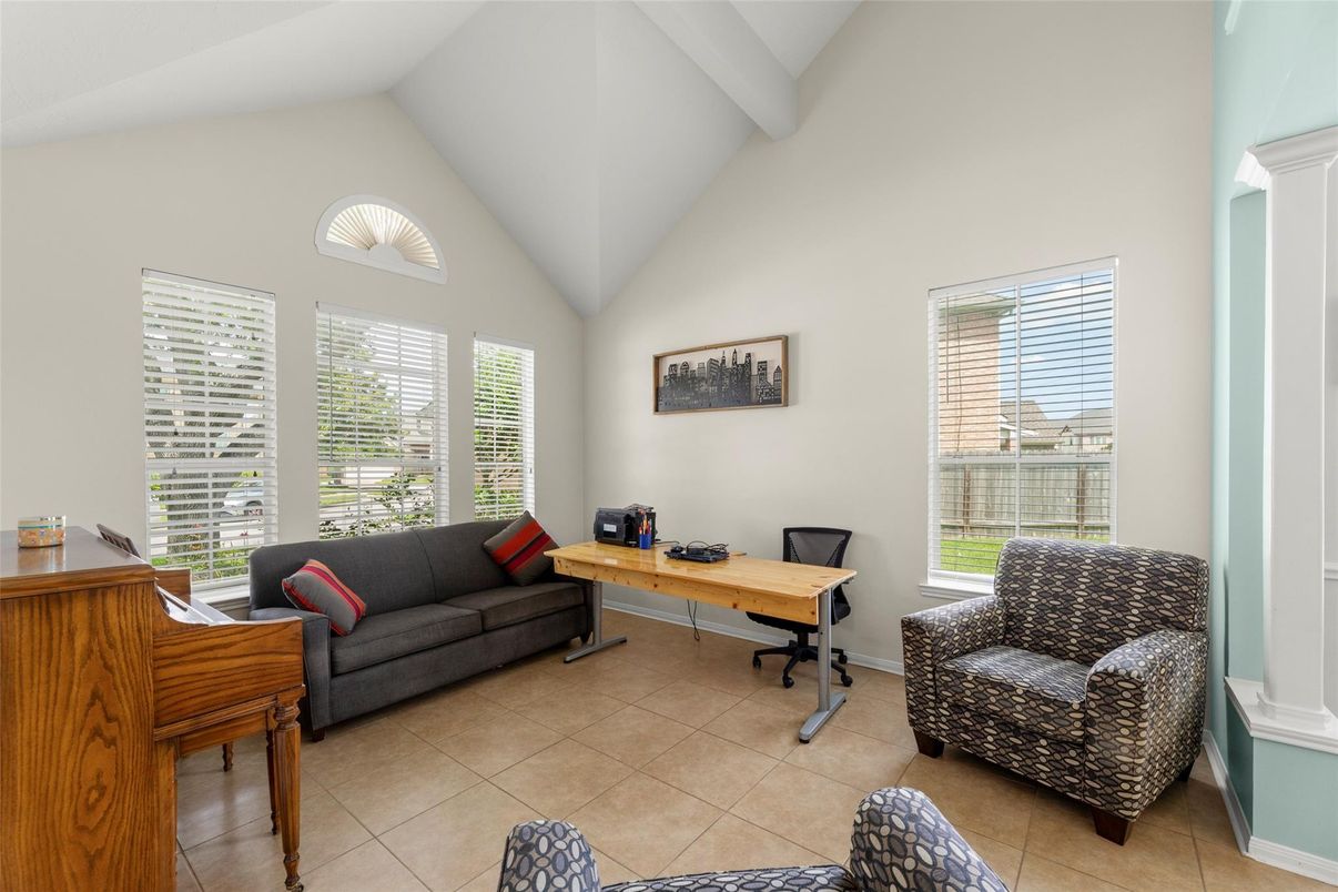 Home Office, Interior