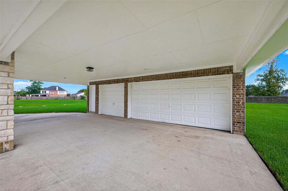 Detached Garage, Exterior