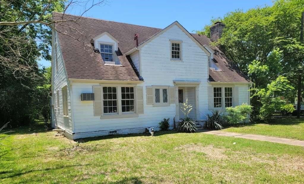 Exterior, Facade, Cape Cod