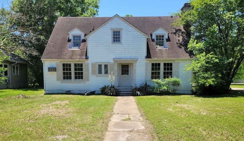Exterior, Facade, Cape Cod