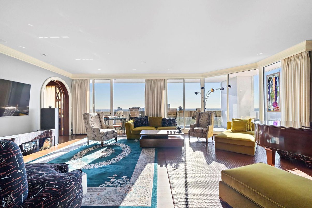 Interior, Living room, Piano, Recessed Lighting, Water