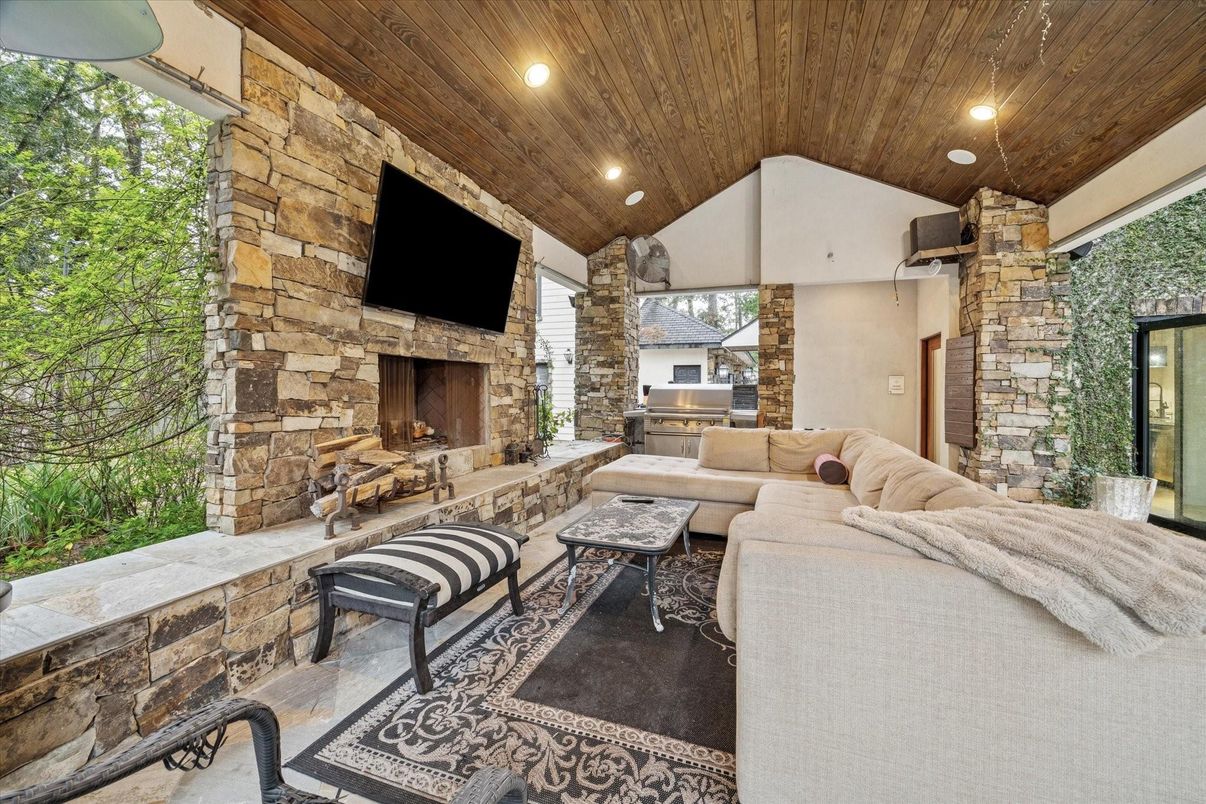 Exterior, Fireplace, Living room, Outdoor Kitchen