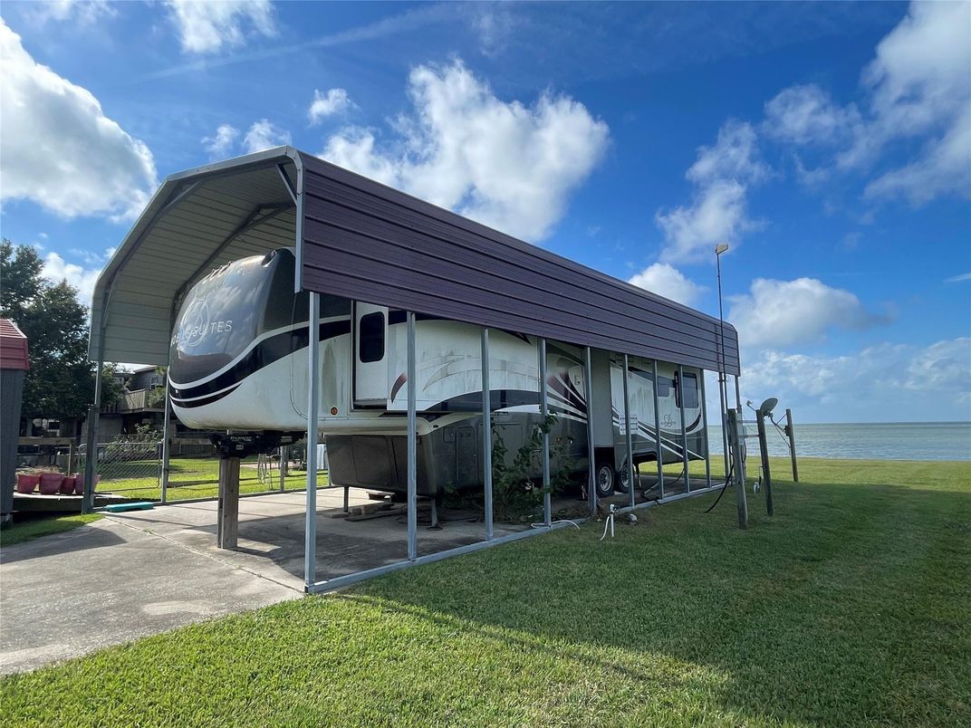 Backyard, Exterior, Water