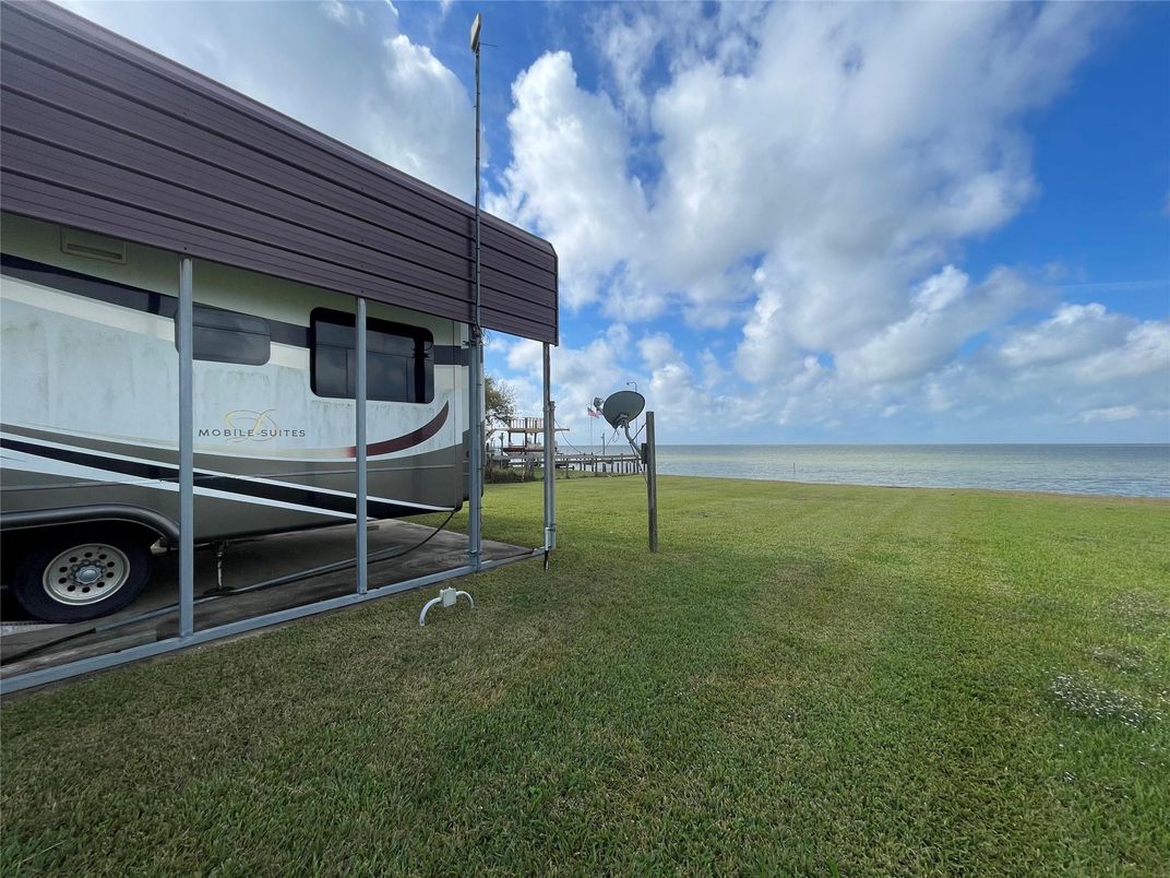 Backyard, Exterior, Water