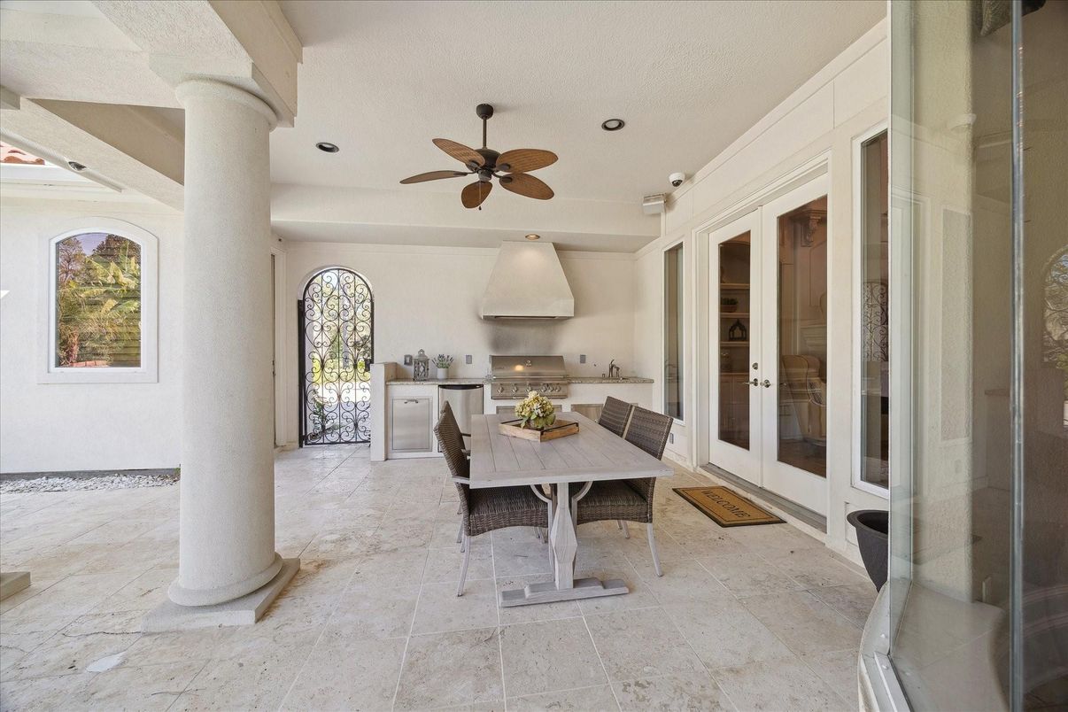 Fireplace, Interior, Recessed Lighting