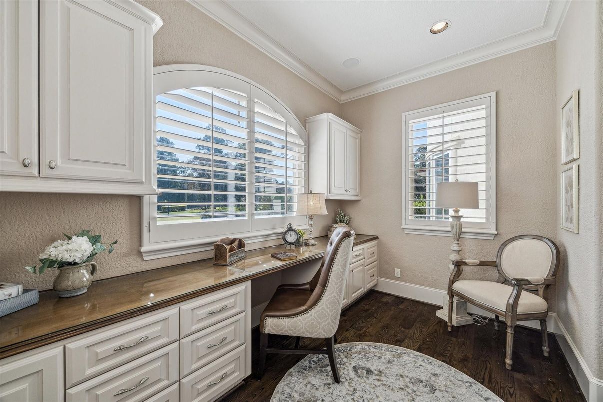 Home Office, Interior, Recessed Lighting, Wood Texture Flooring