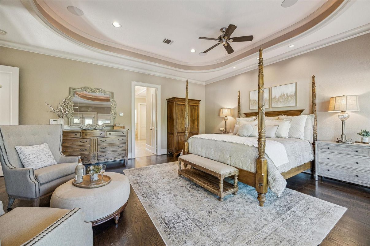 Bedroom, Interior, Recessed Lighting, Wood Texture Flooring