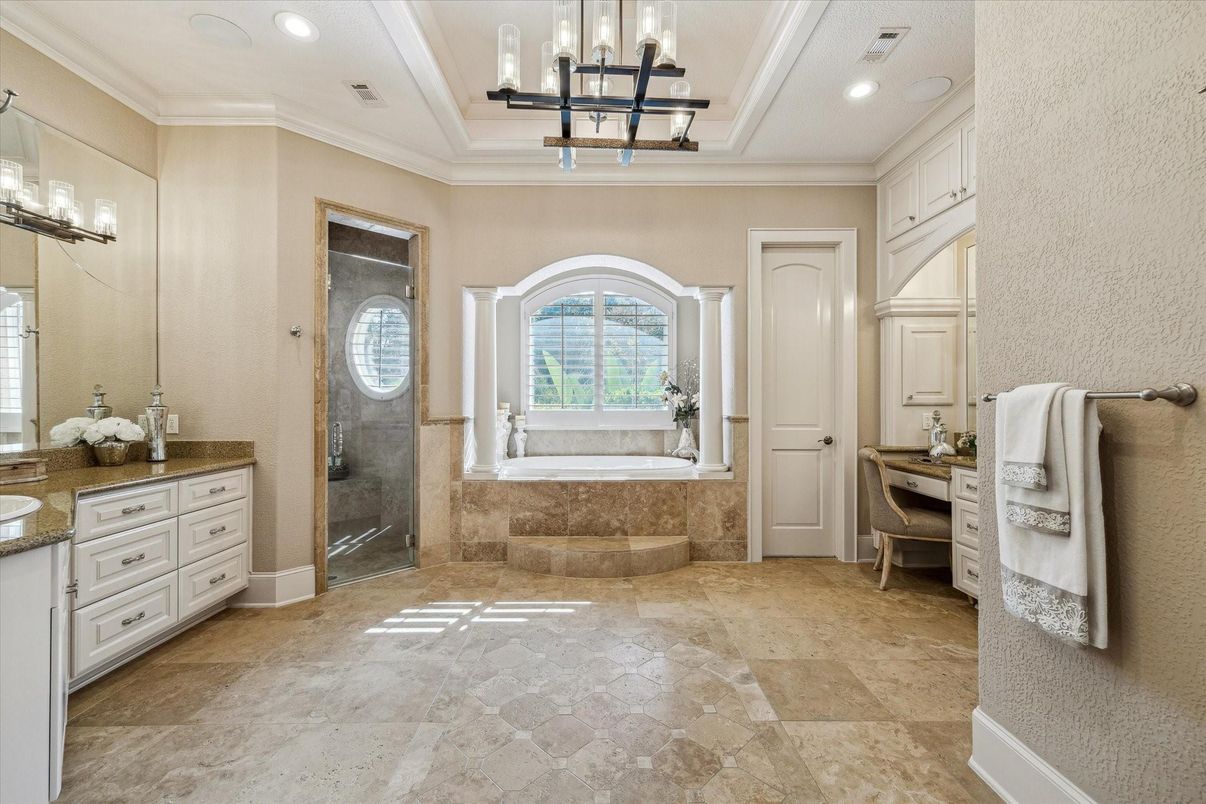 Bathroom, Glass Shower, Interior, Pendant Lights, Recessed Lighting