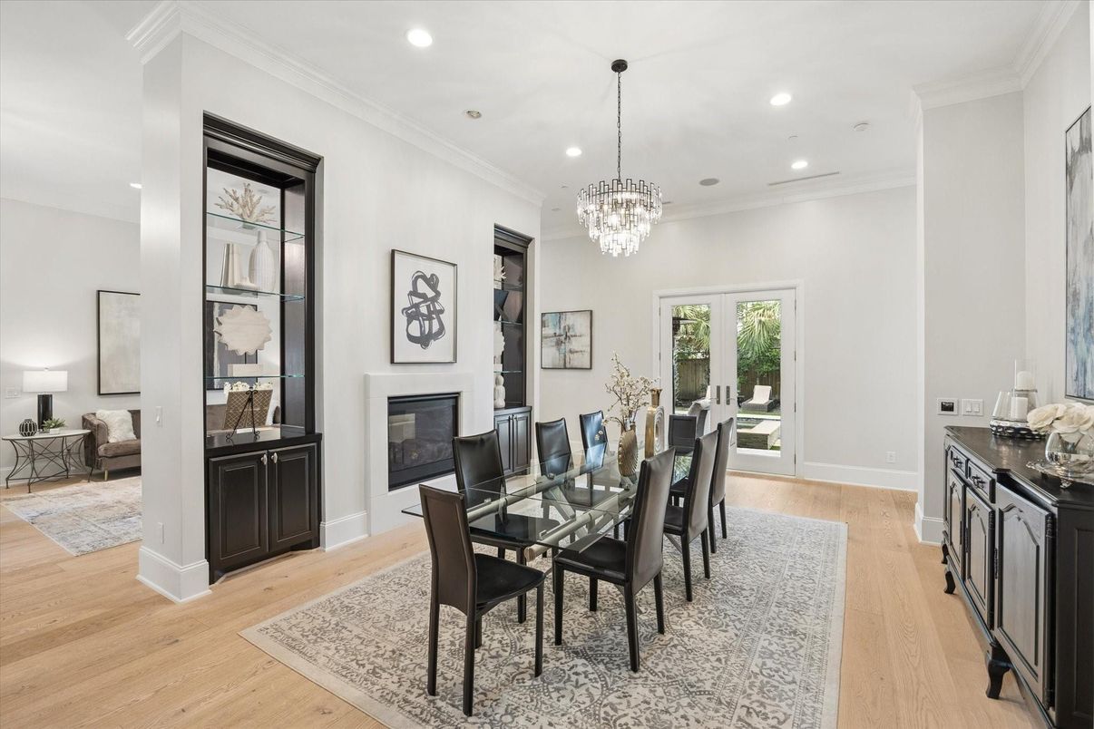 Chandelier, Dining room, Fireplace, Interior, Recessed Lighting, Wood Texture Flooring