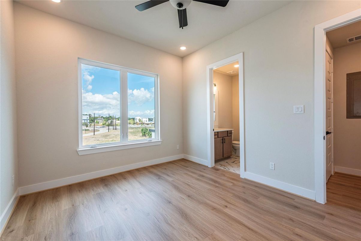 Bathroom, Empty room, Interior, Recessed Lighting, Wood Texture Flooring
