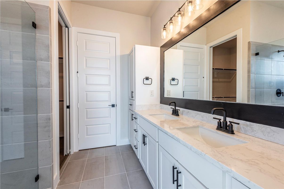 Bathroom, Dual Sink Vanities, Interior