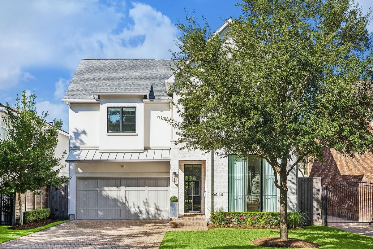 Attached, Exterior, Facade, French Provincial