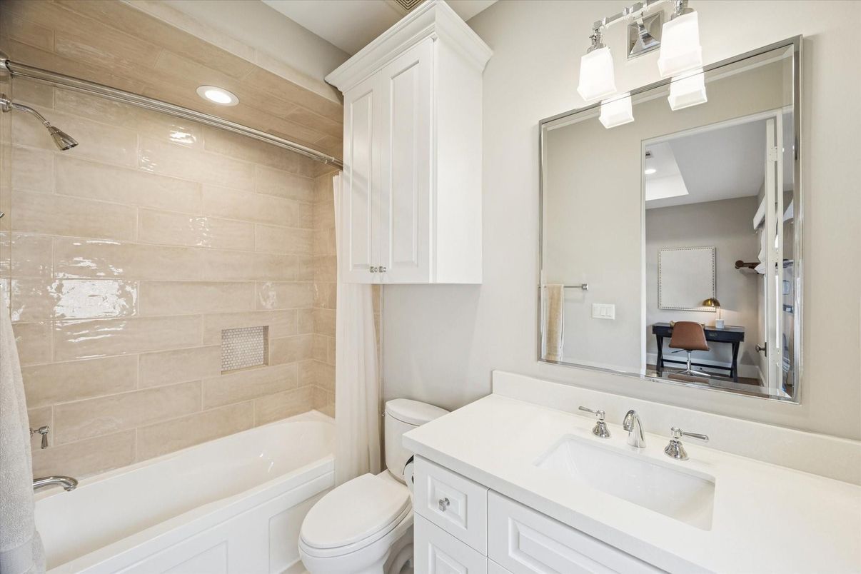 Bathroom, Interior, Recessed Lighting