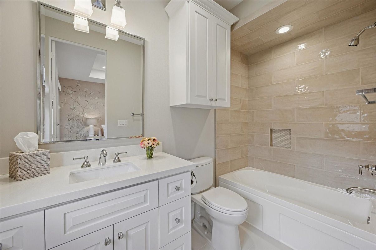 Bathroom, Interior, Recessed Lighting