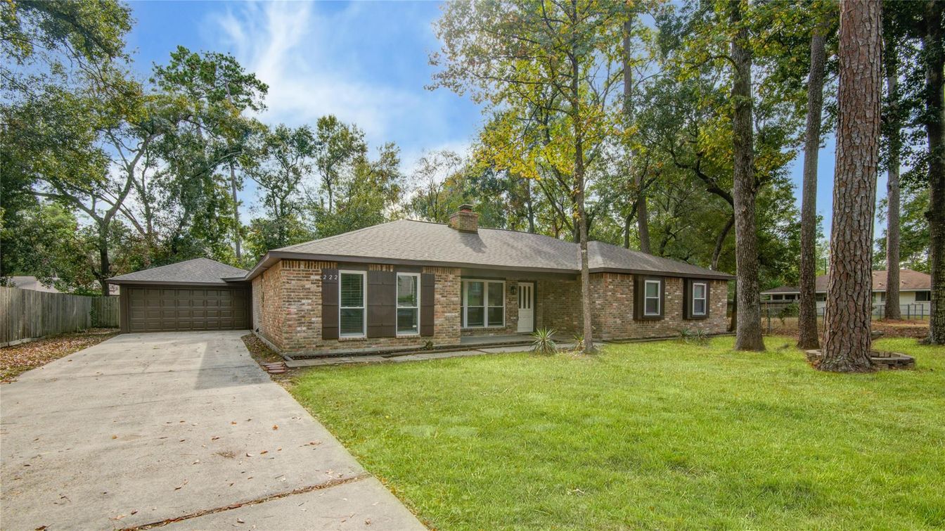 Backyard, Detached Garage, Exterior