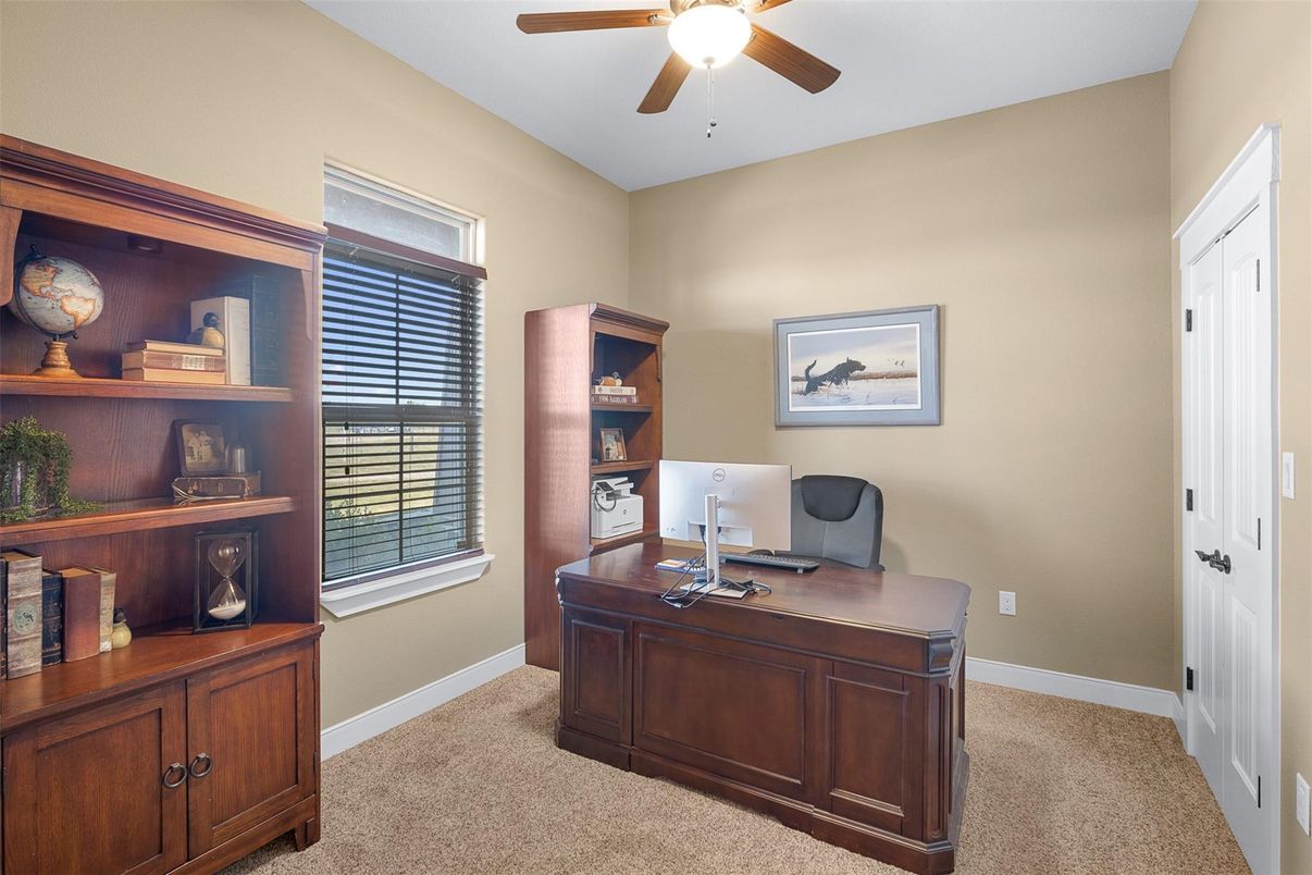 Home Office, Interior