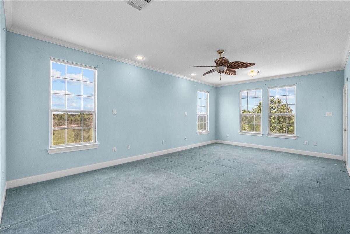 Empty room, Interior, Recessed Lighting