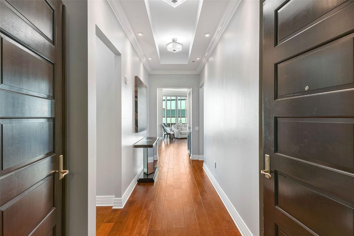 Interior, Recessed Lighting, Wood Texture Flooring