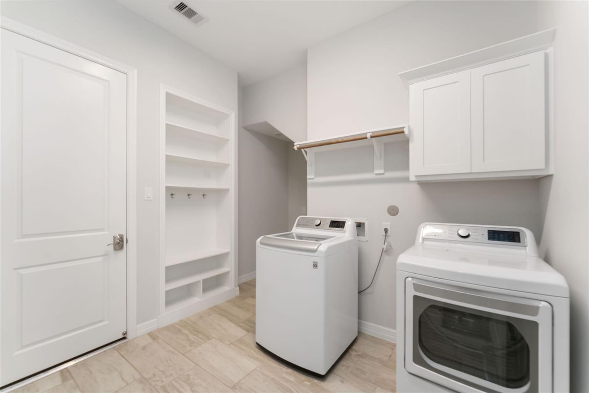 Interior, Washer, Wood Texture Flooring