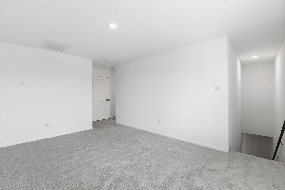 Empty room, Interior, Recessed Lighting