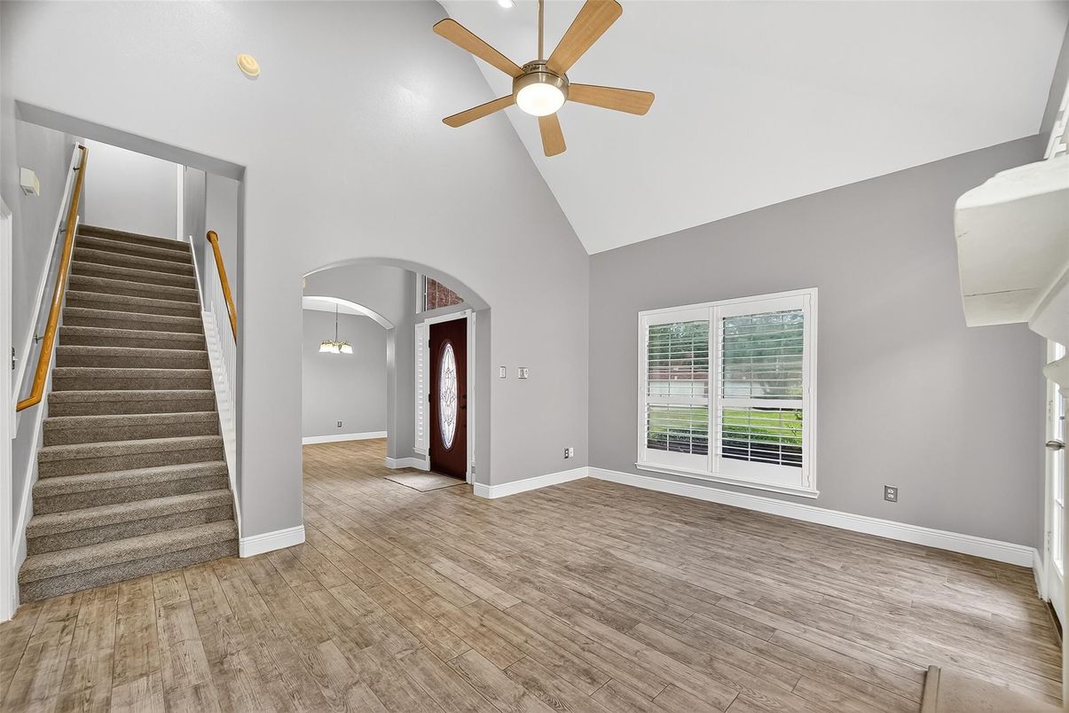 Empty room, Interior, Pendant Lights, Wood Texture Flooring