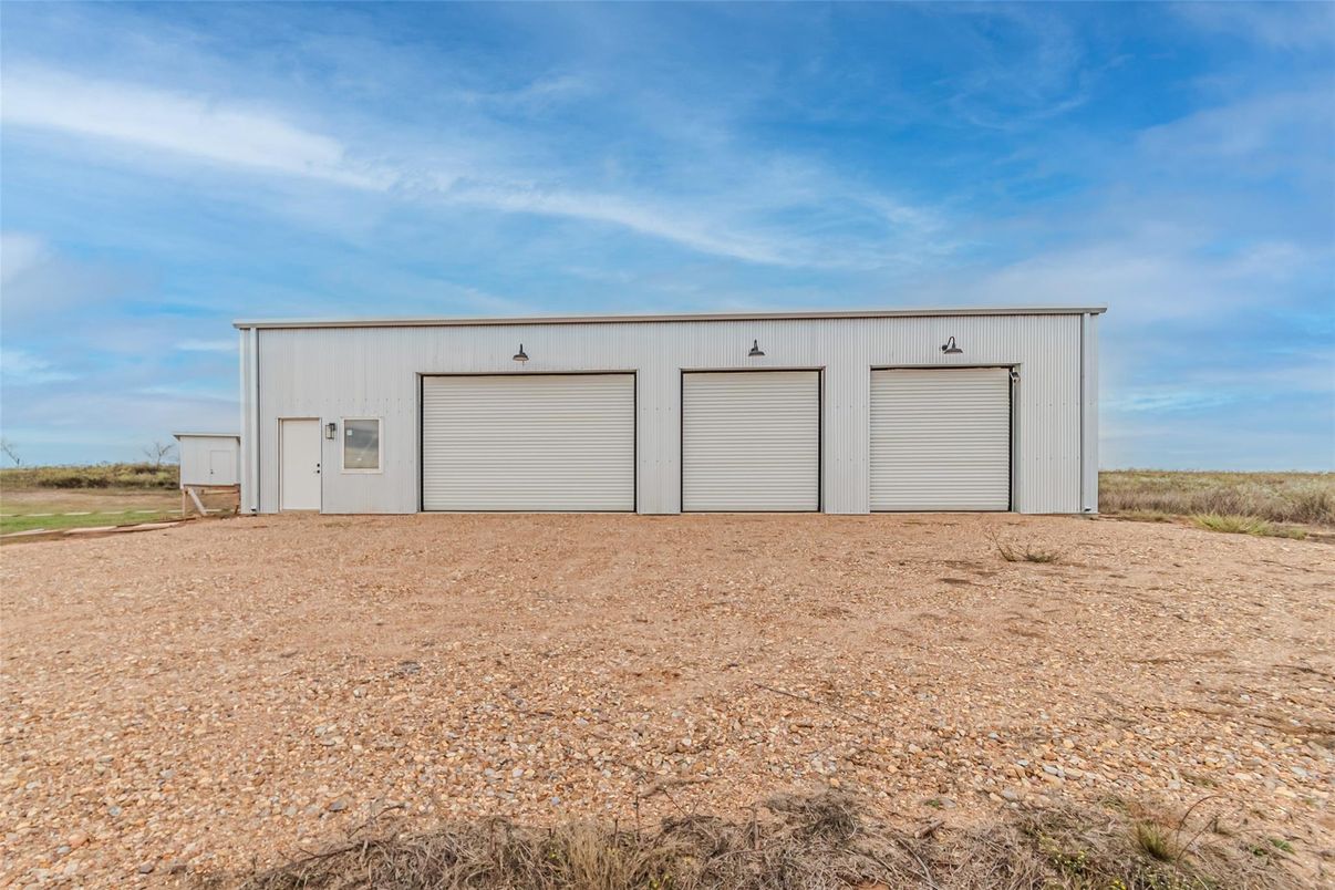 Detached Garage, Exterior