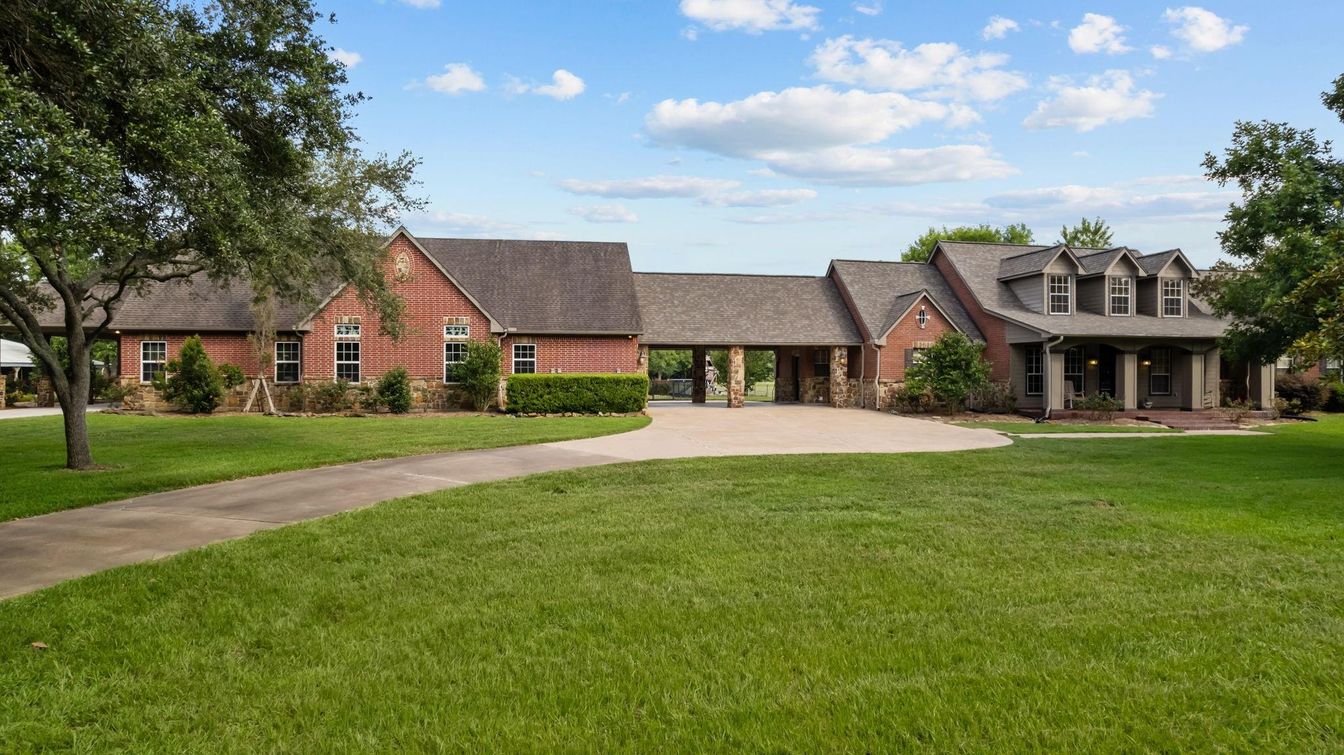 Backyard, Exterior, Facade, Brick Facade, Tudor Revival