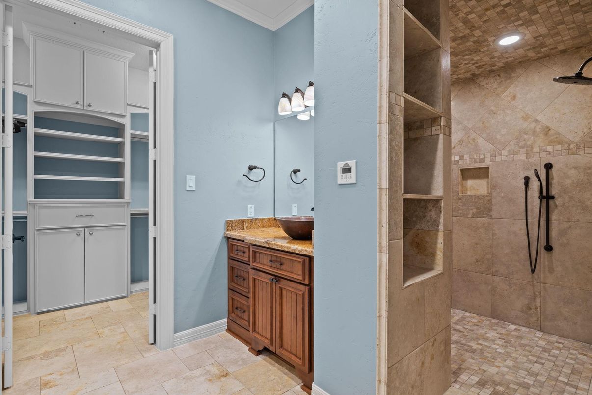 Bathroom, Interior, Recessed Lighting