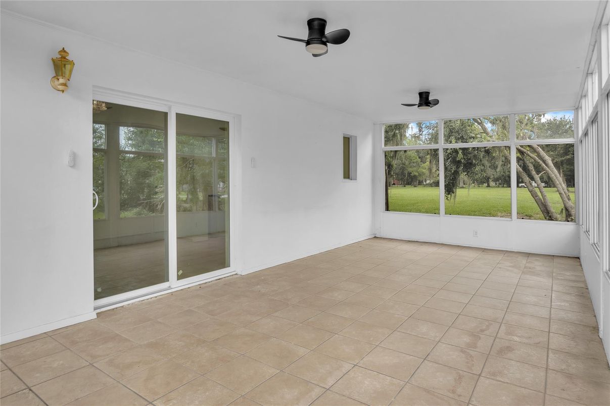 Empty room, Interior, Sun Room