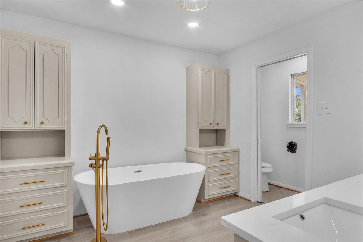 Bathroom, Free Standing Baths, Interior, Recessed Lighting, Wood Texture Flooring