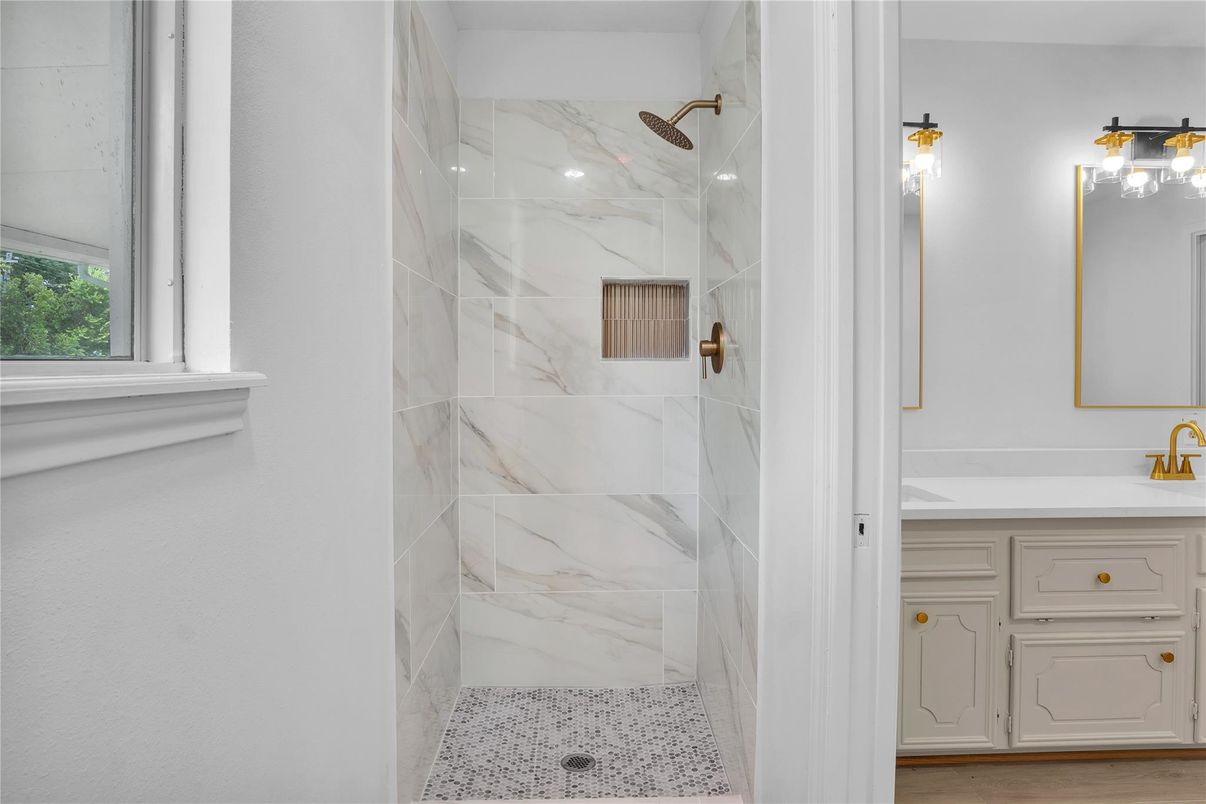 Bathroom, Interior, Marble Walls
