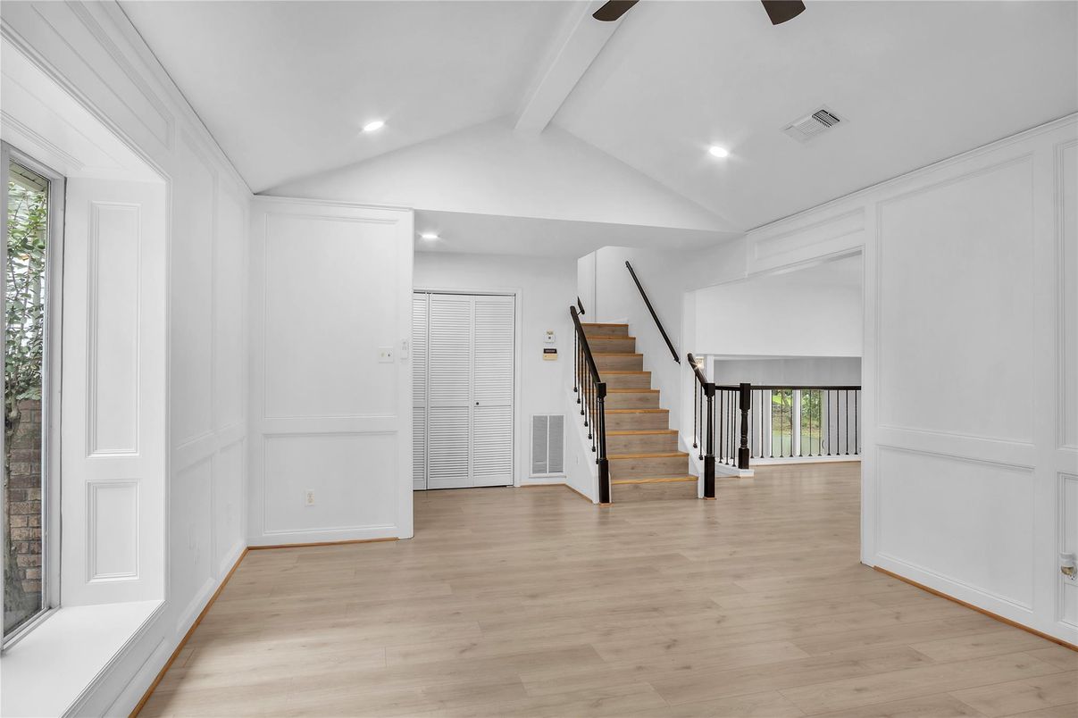 Empty room, Interior, Recessed Lighting, Wood Texture Flooring