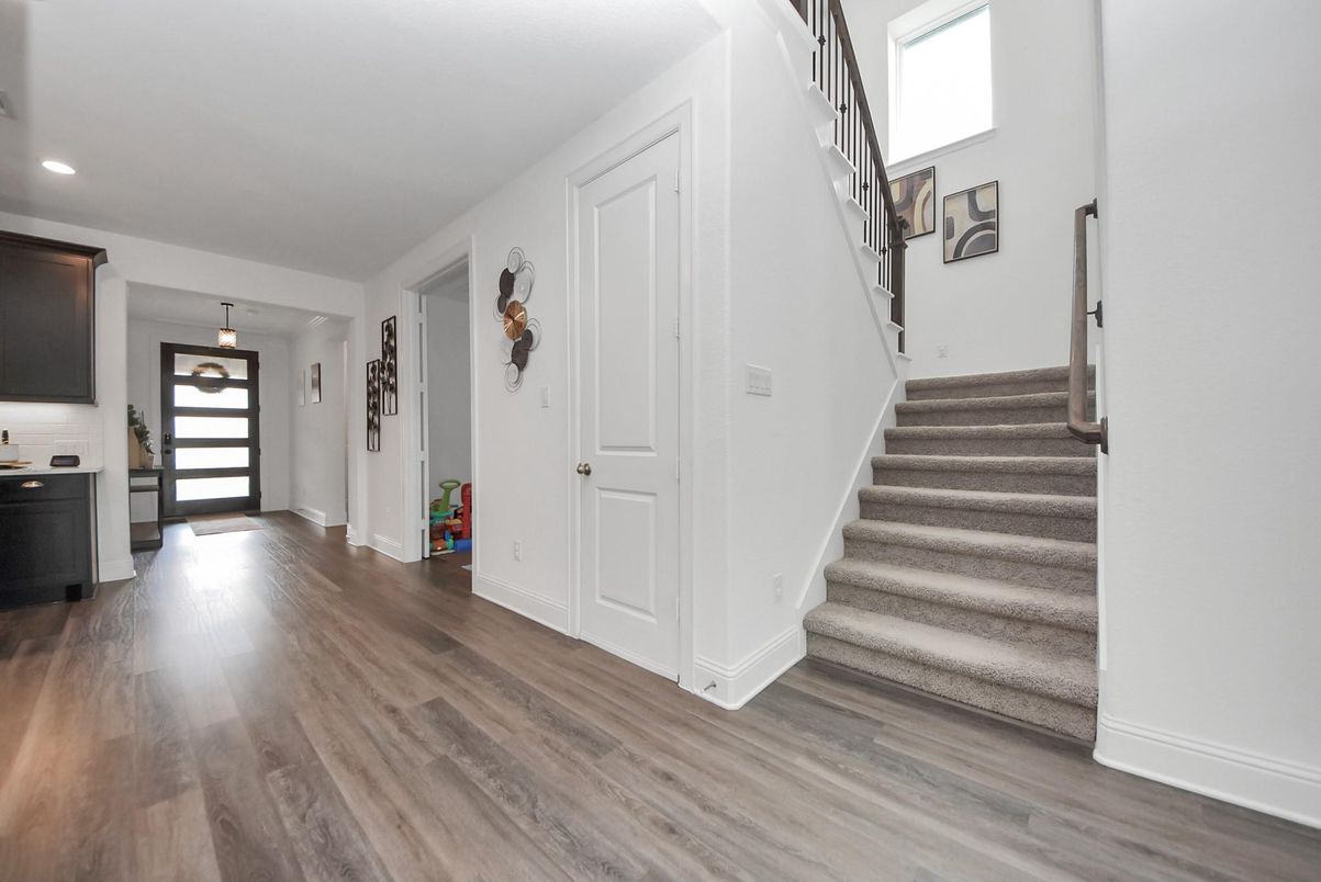 Interior, Pendant Lights, Recessed Lighting, Wood Texture Flooring