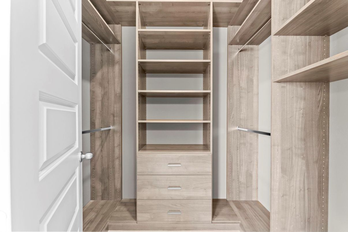 Interior, Walk-in Closets, Wood Texture Flooring