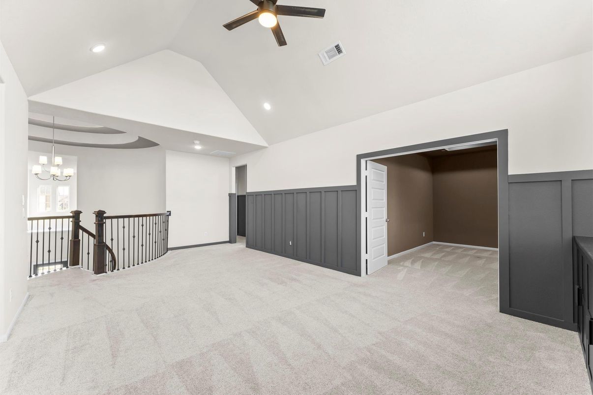 Chandelier, Empty room, Interior, Recessed Lighting