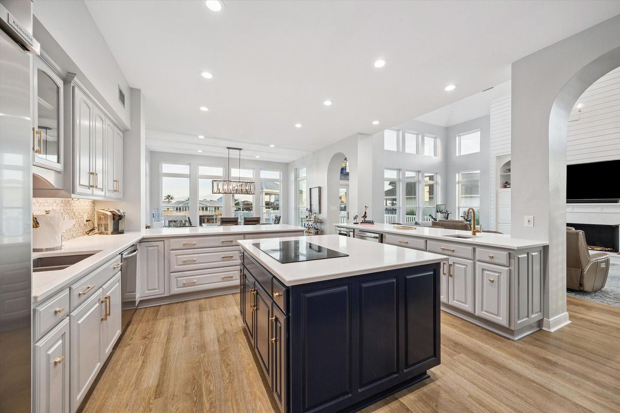 Interior, Kitchen, Pendant Lights, Recessed Lighting, Wood Texture Flooring