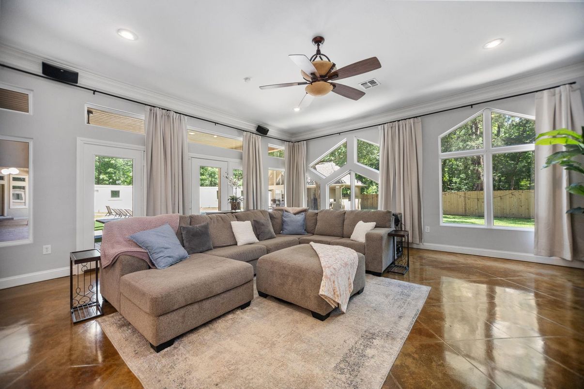 Interior, Living room, Recessed Lighting, Wood Texture Flooring