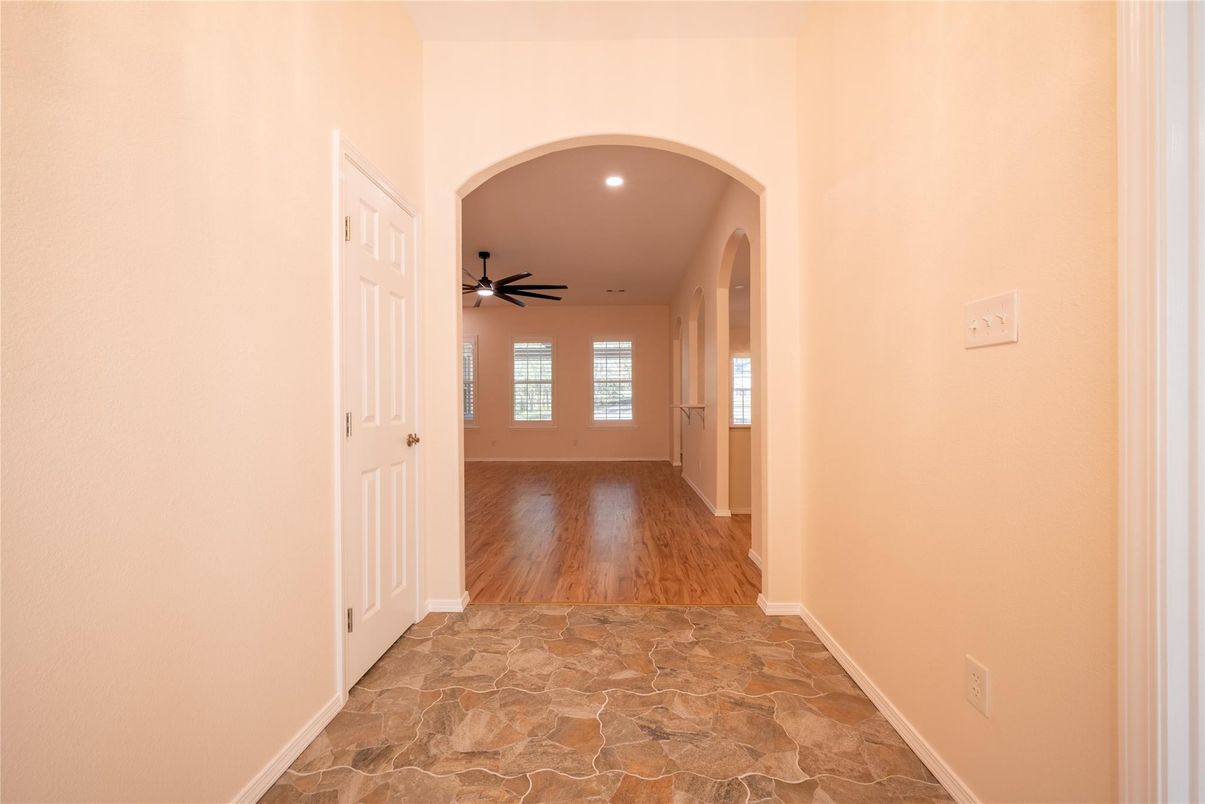Interior, Recessed Lighting, Wood Texture Flooring