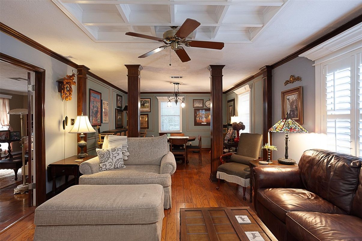Dining room, Interior, Living room, Pendant Lights, Wood Texture Flooring