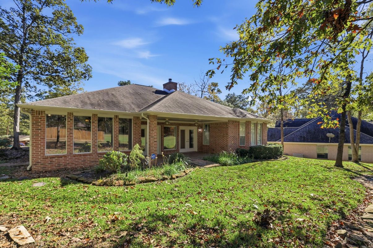 Exterior, Facade, Brick Facade, Cape Cod
