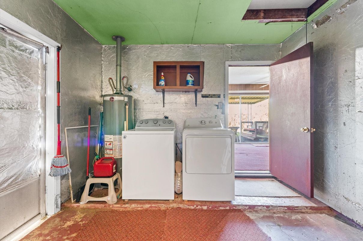 Interior, Stone Walls, Washer