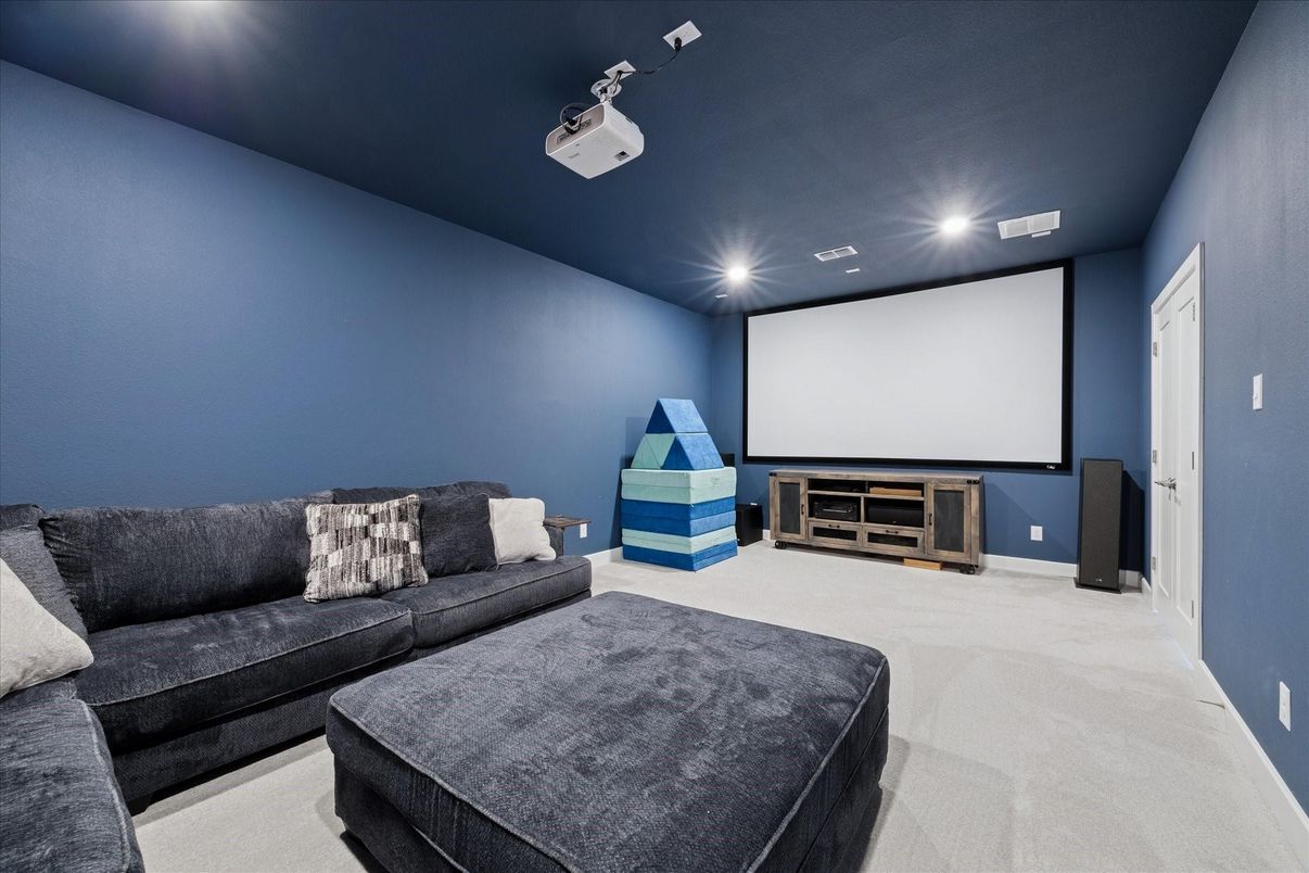 Interior, Projection Screen, Recessed Lighting, Theatre Room