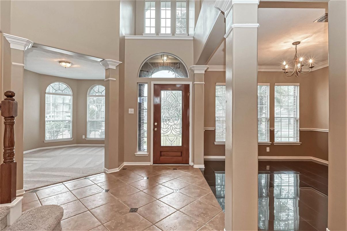 Chandelier, Interior