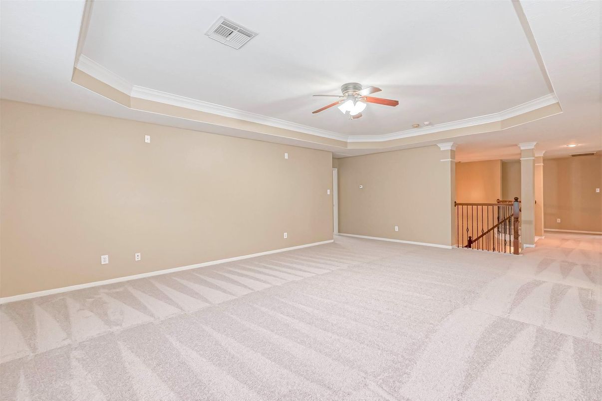 Empty room, Interior, Recessed Lighting