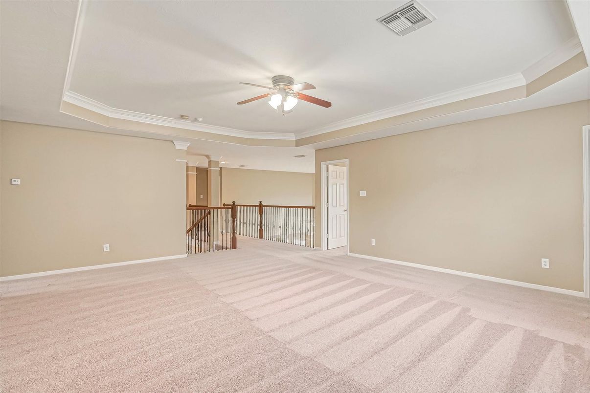 Empty room, Interior, Recessed Lighting