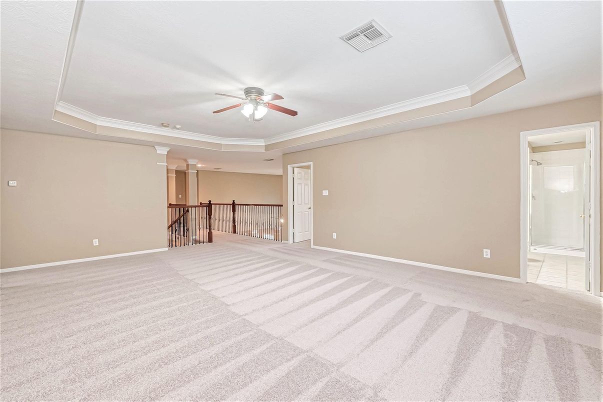 Empty room, Interior, Recessed Lighting