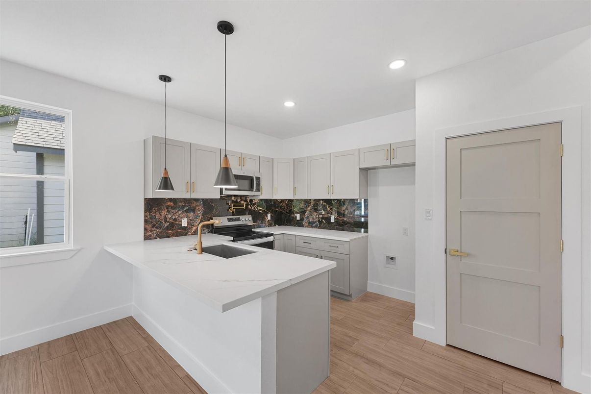 Interior, Kitchen, Pendant Lights, Recessed Lighting, Wood Texture Flooring