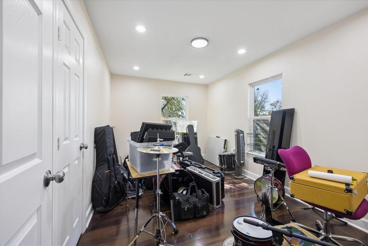 Home Office, Interior, Recessed Lighting, Wood Texture Flooring