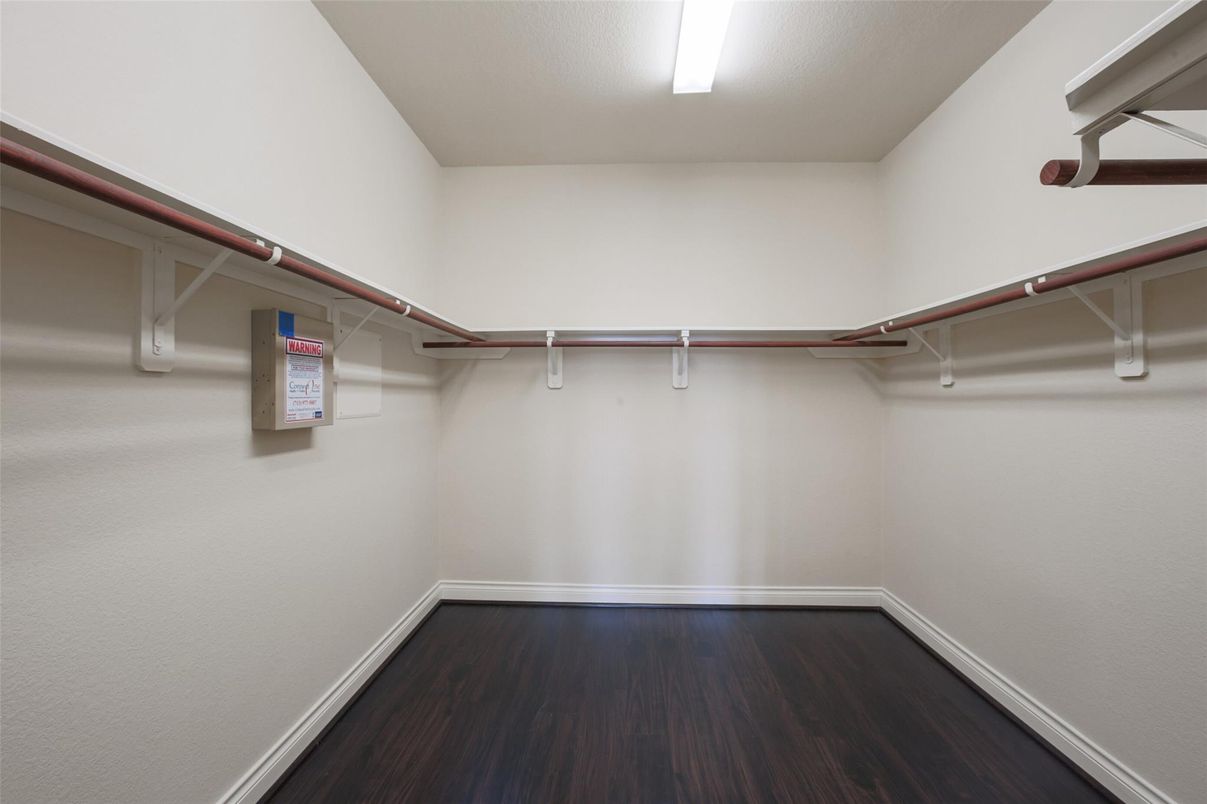 Interior, Walk-in Closets, Wood Texture Flooring