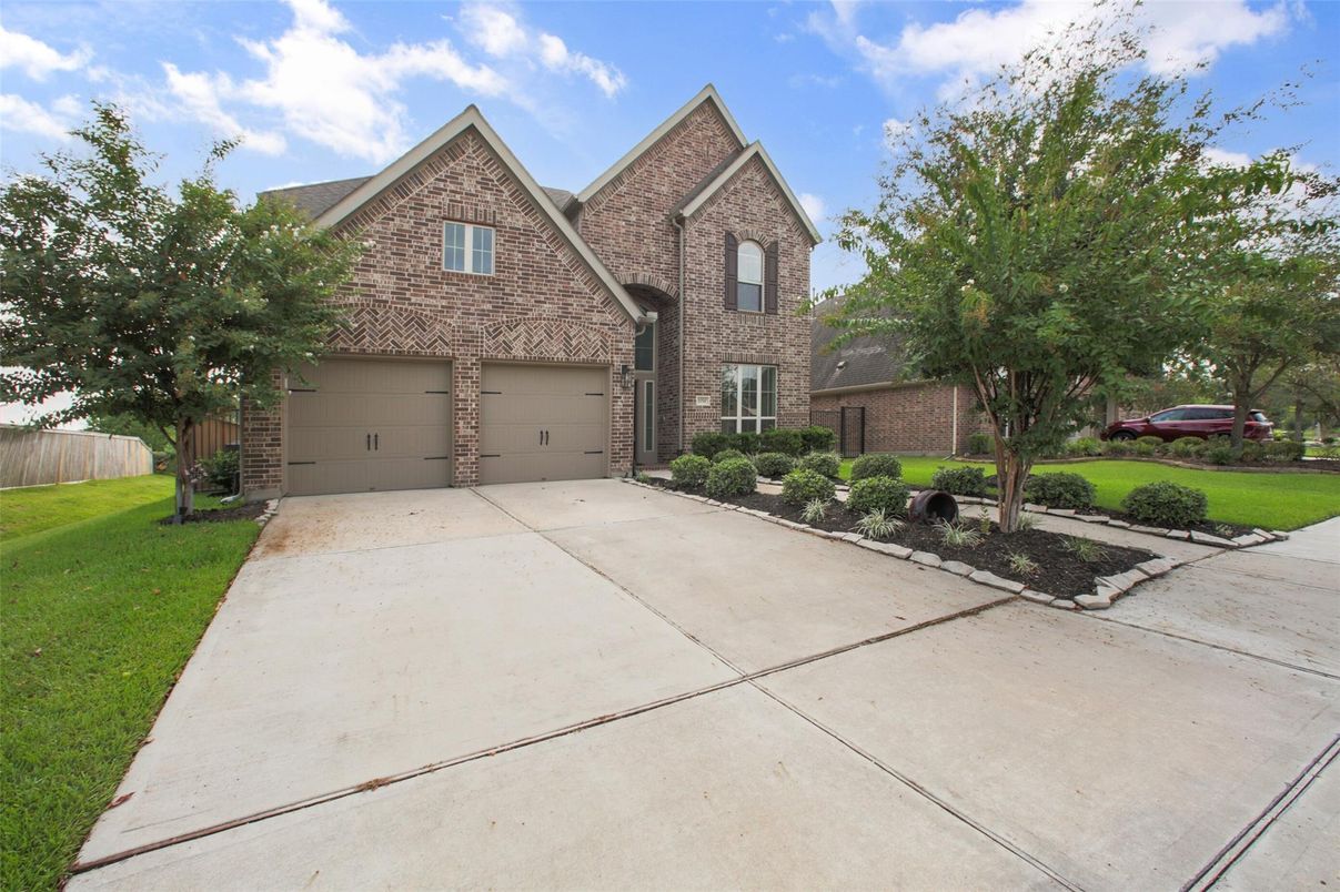 Attached, Exterior, Facade, Brick Facade, Brick Traditional